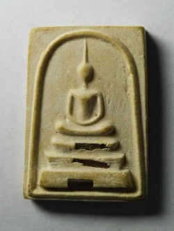 รหัสสินค้า พระสมเด็จ วัดต่างๆ 110 พระสมเด็จเนื้อผง ฝังตะกรุดสามกษัตริย์ หลวงพ่อคูณ วัดบ้านไร่ จ.นครราชสีมา สร้างปี 2536