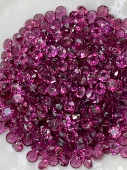 โรโดไลท์กลม 2.8 มม. 5 กะรัต