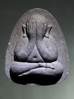 รหัสสินค้า พระเนื้อดิน ผง ว่าน 10464 พระปิดตาปลดหนี้ เนื้อผงใบลาน หลวงปู่โต๊ะ วัดประดู่ฉิมพลี รุ่นปลุดหนี้ ปี2542