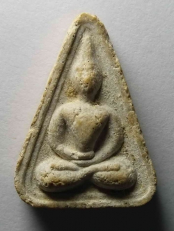 รหัสสินค้า สมุทรสาคร 007 พระนางพญาขัดสมาธิเนื้อผง หลวงปู่อุ่น วัดบางขุด บ้านบางขุด ตำบลบ้านบ่อ อำเภอเมือง จังหวัดสมุทรสาคร