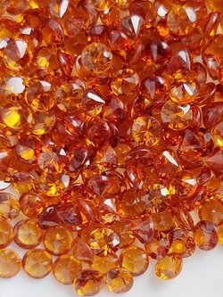 พลอยสเปสซาไทกลมเจียรเหลี่ยม 3.0 mm. 1 กะรัต