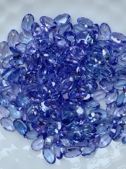 แทนซาไนท์ไข่ 5X3 มม. 5 กะรัต