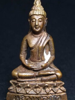 รหัสสินค้า พระกริ่ง พระหล่อ 131 รูปหล่อหลวงพ่อโต วัดสระเกศ เนื้อนวโลหะ หล่อตัน ไม่ทราบปีที่สร้าง พระรายการนี้ให้เช่าบูชาแล้ว