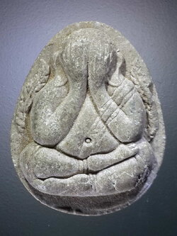 รหัสสินค้า พระปิดตา ทั่วไป 221 พระปิดตาเนื้อผง วัดทองธรรมชาติวรวิหาร สร้างปี 2544