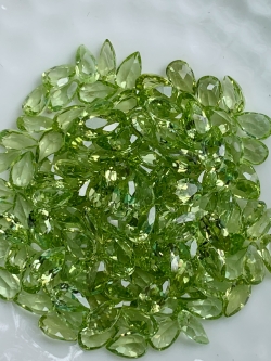 เพอริดอทหยดน้ำ 5X3 มม. 5 กะรัต