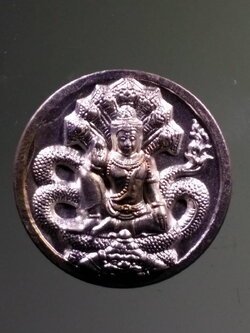 รหัสสินค้า จตุคามรามเทพ 962 จตุคามรามเทพ รุ่น มหาเศรษฐีบารมีคุ้มเกล้า เนื้อกะไหล่เงินพ่นทราย พิธีเทวาภิเษก - พิธีพุทธาภิเษก ศาลหลักเมือง วัดพระมหาธาตุวรมหาวิหาร จังหวัดนครศรีธรรมราช สร้างปี 2550