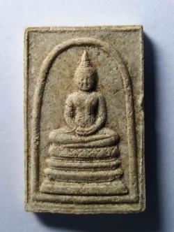 รหัสสินค้า พระเนื้อดิน เนื้อผง เนื้อว่าน 288 พระพุทธเนื้อผงปางสมาธิ วัดศิริเสาธง สร้างปี 2550 ที่ระลึกปิดทองฝังลูกนิมิต