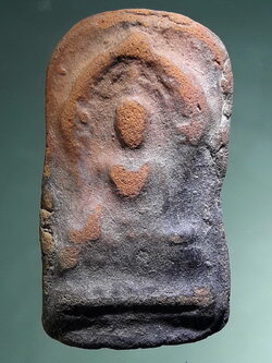 รหัสสินค้า พระเนื้อดิน ผง ว่าน 10445 พระพุทธชินราชพิมพ์ใบเสมา เนื้อดินเผา กรุวัดหอกลอง จังหวัดพิษณุโลก