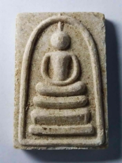 รหัสสินค้า พระสมเด็จ วัดต่างๆ 153 พระสมเด็จเนื้อผง หลวงพ่อแพ วัดพิกุลทอง จังหวัดสิงห์บุรี รุ่นแพปัญญา หลังหัวใจของนักปราชญ์ สุ จิ ปุ ลิ