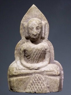 รหัสสินค้า พระไม่ทราบที่ 229 พระเนื้อผง ปางสมาธิ หลังอุ ไม่ทราบที่ พระรายการนี้ให้เช่าบูชาแล้ว