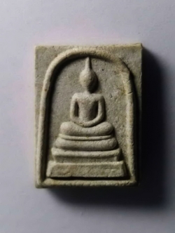 รหัสสินค้า พระสมเด็จ วัดต่างๆ 260 พระสมเด็จเนื้อผง พิมพ์คะแนน หลังยันต์พุทโธ มีชื่อย่อวัด จ.น.ท. สร้างปี 2536 ไม่ทราบที่