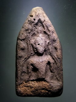 รหัสสินค้า พระกรุ 100 พระขุนแผนพลายเดี่ยว กรุวัดบ้านกร่าง จังหวัดสุพรรณบุรี สภาพชำรุด พระฟอร์มหนา เริ่มหายากแล้วครับ