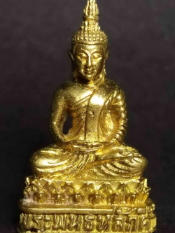 รหัสสินค้า พระกริ่ง พระหล่อ 032 รูปหล่อพระพุทธหลักคำ รุ่นสร้างพระอุโบสถ ปี 2537