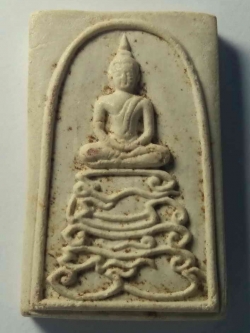 รหัสสินค้า กรุงเทพ 044 พระสมเด็จเนื้อผงฐานยันต์นะโมพุทธายะ วัดเสมียนนารี กรุงเทพฯ สร้างปี 2519 พระรายการนี้ให้เช่าบูชาแล้ว