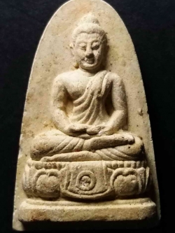 รหัสสินค้า ระยอง 002 พระผงพิมพ์พระพุทธหน้าอินเดีย วัดป่าประดู่ จังหวัดระยอง พระรายการนี้คุณธิติจองเเล้ว