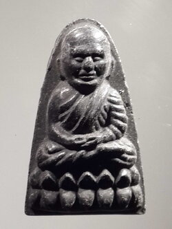 รหัสสินค้า หลวงปู่ทวด วัดต่างๆ 294 หลวงปู่ทวด วัดช้างให้ จ.ปัตตานี หลังเรียบ ไม่ทราบปีที่สร้าง คล้ายปี 24