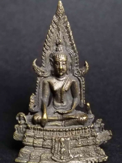 รหัสสินค้า พระกริ่ง พระหล่อ 020 รูปหล่อพระพุทธชินราช วัดพระศรีรัตนมหาธาตุจังหวัดพิษณุโลก ไม่ทราบปีที่สร้าง หล่อตัน พระรายการนี้ให้เช่าบูชาแล้ว