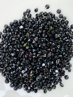 Black spinel นิลกลม 1.5 มม. 5 กะรัต