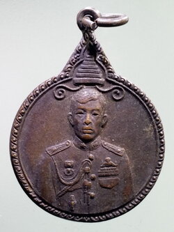 รหัสสินค้า พระมหากษัตริย์ และบุคคลสำคัญ 337 เหรียญรัชกาลที่ 10 ในวโรกาสสำเร็จการศึกษา โรงเรียนเสนาธิการทหารบก สร้างปี 2520 พระรายการนี้ให้เช่าบูชาแล้ว