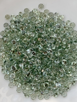 Green sapphire เขียวส่อง 2.0 mm. 1 กะรัต