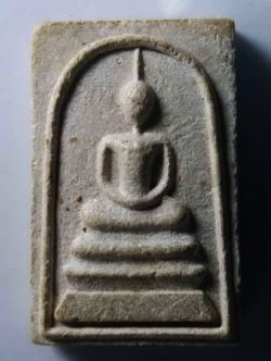 รหัสสินค้า พระสมเด็จ วัดต่างๆ 278 พระสมเด็จเนื้อผงหลัง ตรายาง (ปั๊มเป็นรูปยันต์ห้า) นะโมพุทธายะ ไม่ทราบที่