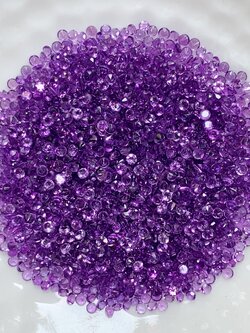Amethyst อเมทิสกลม 1.5 มม. 5 กะรัต