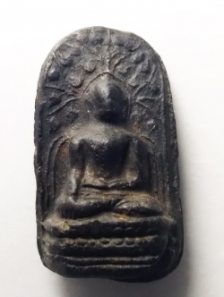 รหัสสินค้า พระกรุ 046 พระคง ทรงพระบาง เนื้อดำ