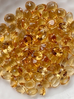 ซิทรินอ่อนไข่ 5X4 มม. 5 กะรัต