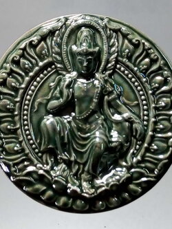 รหัสสินค้า จตุคามรามเทพ 063 พระเทวราชโพธิสัตว์จตุคามรามเทพ รุ่นเสวยสุข เนื้อกระเบื้องเคลือบเขียว เหลือบมุก จตุคามรามเทพ รายการนี้ให้เช่าบูชาแล้ว