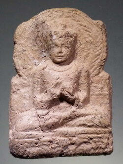 รหัสสินค้า พระไม่ทราบที่ 235 พระเนื้อดินเผา ปางปฐมเทศนา ไม่ทราบที่