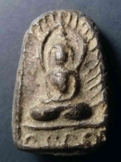 รหัสสินค้า กำแพงเพชร 005 พระซุ้มกอเนื้อดินเผา หลวงพ่อสว่าง วัดท่าพุทรา จังหวัดกำแพงเพชร พระรายการนี้ให้เช่าบูชาแล้ว