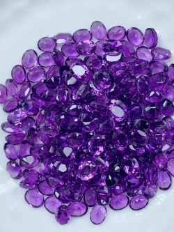 อเมทิสไข่ 4X3 มม. 5 กะรัต