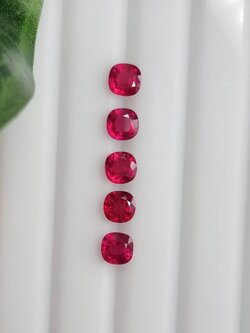 พลอยทับทิมเผาใหม่ 6.2x6.2มม.ขายยกชุด 5 เม็ด