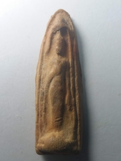 รหัสสินค้า พระกรุ 037 พระร่วงเนื้อดิน ปางประทานพร ซุ้มระฆัง กรุเตาทุเรียง จังหวัดสุโขทัย พิมพ์เล็ก