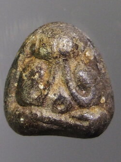 รหัสสินค้า พระปิดตา ทั่วไป 092 พระปิดตา เนื้อผงใบลาน ขนาดเท่าปลายนิ้วก้อย ไม่ทราบที่ เนื้อหาเก่ามาก พระรายการนี้ให้เช่าบูชาแล้ว