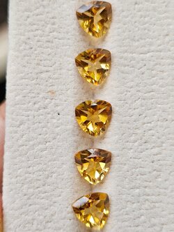 ซิทรินสามเหลี่ยม 7x7mm. 1 เม็ด