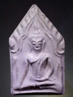 รหัสสินค้า พระไม่ทราบที่ 243 พระขุนแผนเคลือบ พิมพ์ห้าเหลี่ยมอกใหญ่ ไม่ทราบที่ (เนื้อขาวครับ) พระรายการนี้ให้เช่าบูชาแล้ว