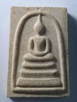 รหัสสินค้า สุโขทัย 014 พระสมเด็จเนื้อผงหลังตัวต่อเงิน ต่อทอง และพระสังกัจจายน์ หลวงพ่อจง วัดสังฆาราม อำเภอบ้านด่าน จังหวัดสุโขทัย