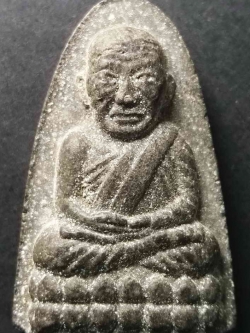 รหัสสินค้า ปัตตานี 003 หลวงปู่ทวดเนื้อผง วัดช้างให้ จังหวัดปัตตานี ไม่ทราบปีที่สร้าง พระรายการนี้ให้เช่าบูชาแล้ว