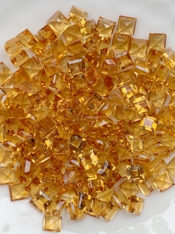 ซิทรินสี่เหลี่ยม 3 มม. 5 กะรัต