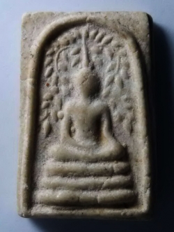 รหัสสินค้า พระสมเด็จ วัดต่างๆ 232 พระสมเด็จเนื้อผง พิมพ์ปรกโพธิ์ ปางสะดุ้งกลับหลังเรียบไม่ทราบที่ พระรายการนี้ให้เช่าบูชาแล้ว