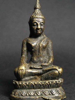 รหัสสินค้า พระไม่ทราบที่ 029 รูปหล่อพระพุทธนั่งฐานบัว ปางมารวิชัย ไม่ทราบที่