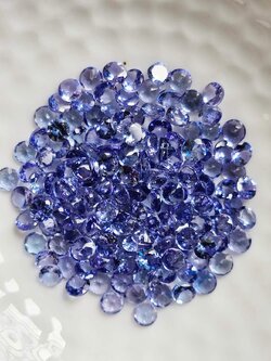 พลอยแทนซาไนท์กลม 3.5 มม. 1 กะรัต