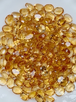 ซิทรินอ่อนไข่ 4X3 มม. 5 กะรัต