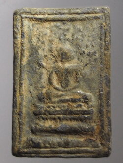 Antig on TT 005 พระสมเด็จพิมพ์ปรกโพธิ์ เนื้อผงใบลาน บรรจุกรุ ไม่ทราบที่ พระมีขนาดเล็กกว่าสมเด็จทั่วไป คล้ายๆพิมพ์พระคะแนนครับ พระรายการนี้ให้เช่าบูชาแล้ว