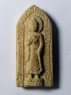 รหัสสินค้า พระเนื้อดิน เนื้อผง เนื้อว่าน 064 พระพุทธคันธราชศรีมหาโพธิ วัดศาลาแดง จังหวัดสระบุรี