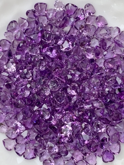 อเมทิสหัวใจ 3X3 มม. 5 กะรัต