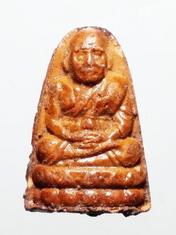 รหัสสินค้า หลวงปู่ทวด วัดต่างๆ 406 หลวงปู่ทวด เหยียบน้ำทะเลจืด เนื้อดินเผาเคลือบแลคเกอร์ วัดช้างให้ จังหวัดปัตตานี รุ่นพุทธบารมี