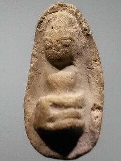 รหัสสินค้า พระไม่ทราบที่ 481 พระถ้ำเสือ ยุคหลัง สร้างล้อพิมพ์กรุ พระถ้ำเสือ จังหวัดสุพรรณบุรี ไม่ทราบที่