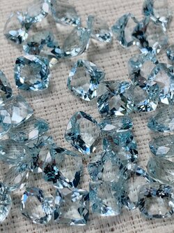 อความารีนคูชั่น 6x6 มม. 1 กะรัต